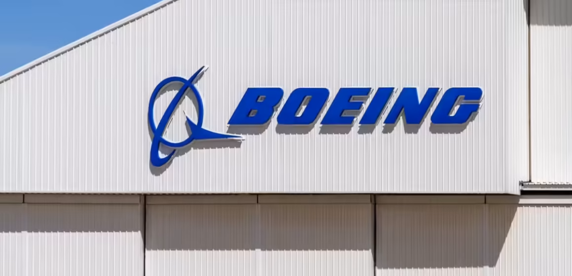 Boeing Reports Small Loss, Points To Progress On Turnaround