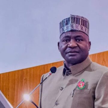Nigeria Defence Chief Urges Unity Amid Security Challenges