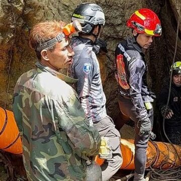 Diver ‘Racing Against Time’ To Rescue 7 Trapped In Laos Cave