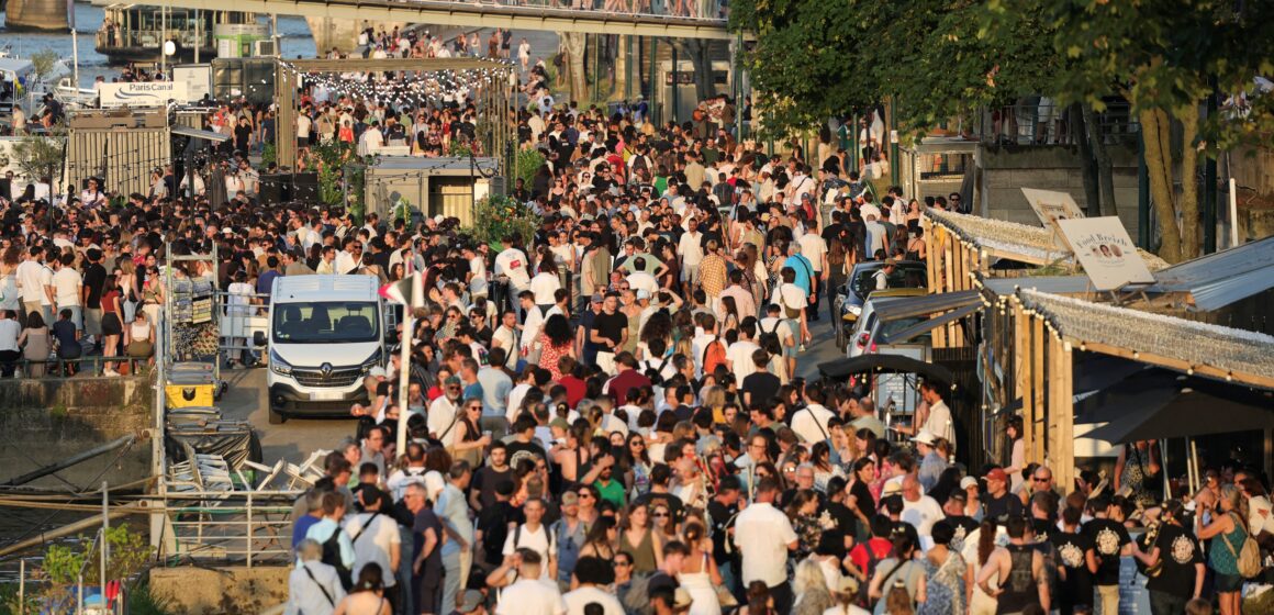 France Holds Music Festival Amid Record Heatwave Alerts