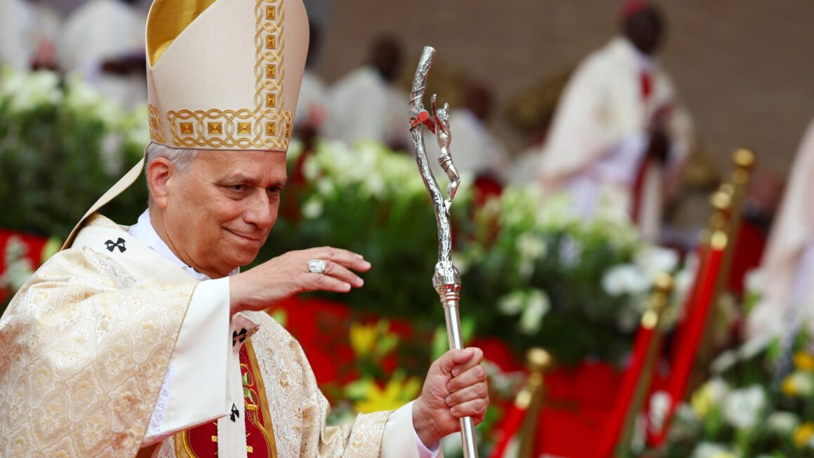Pope Decries Migration Crisis, Calls For Peace