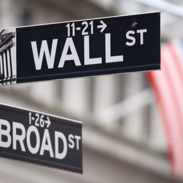 US Stocks Dip Ahead Of Key Inflation Data