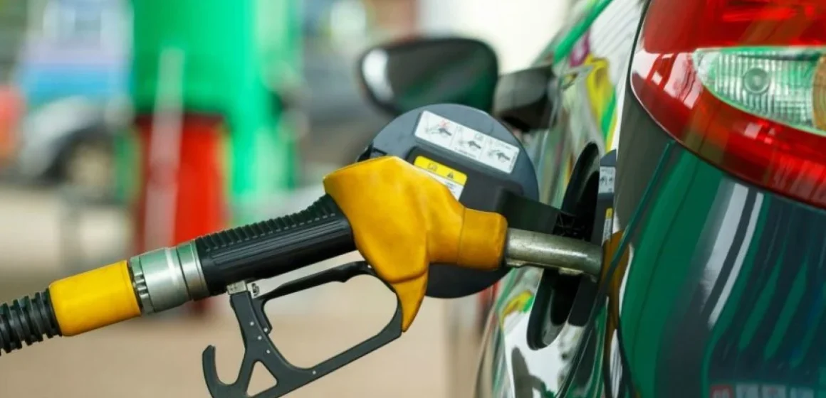 Oil Marketers Cut Petrol Prices As Crude Falls