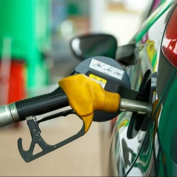 Oil Marketers Cut Petrol Prices As Crude Falls Oil Marketers Cut Petrol Prices As Crude Falls
